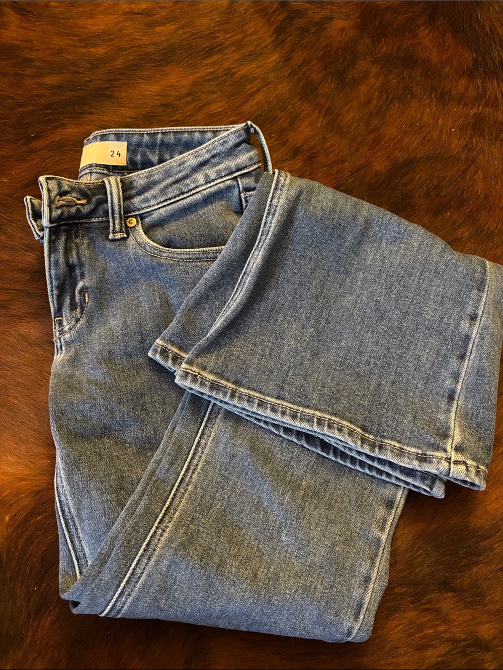 Women's Straight-Leg Mid Wash Denim Jeans